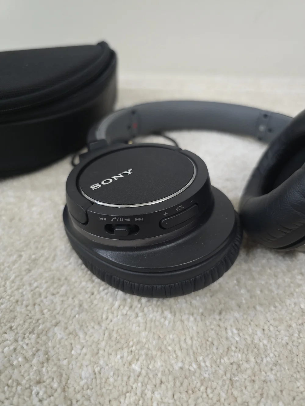 Sony Black Wireless Over-Ear Headphones with Carry Case